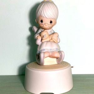 Precious Moments The Purr-fect Grandma Musical Figurine (1981)